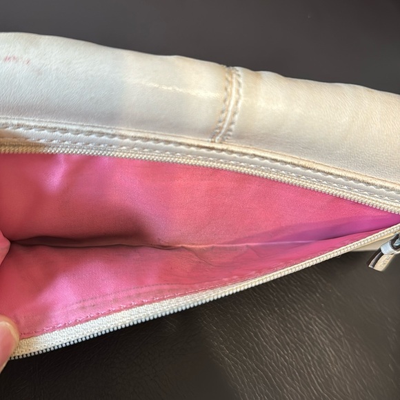 Vintage Coach White Leather Tri-fold Wallet Snap Closure - Picture 5 of 7